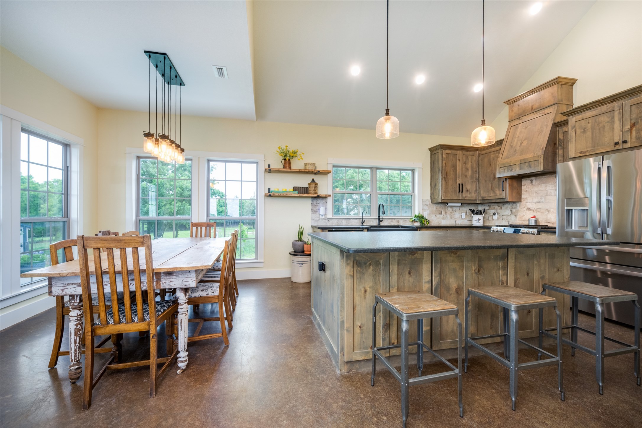 1458 Jim Harry Loop Sunset TX 76270
