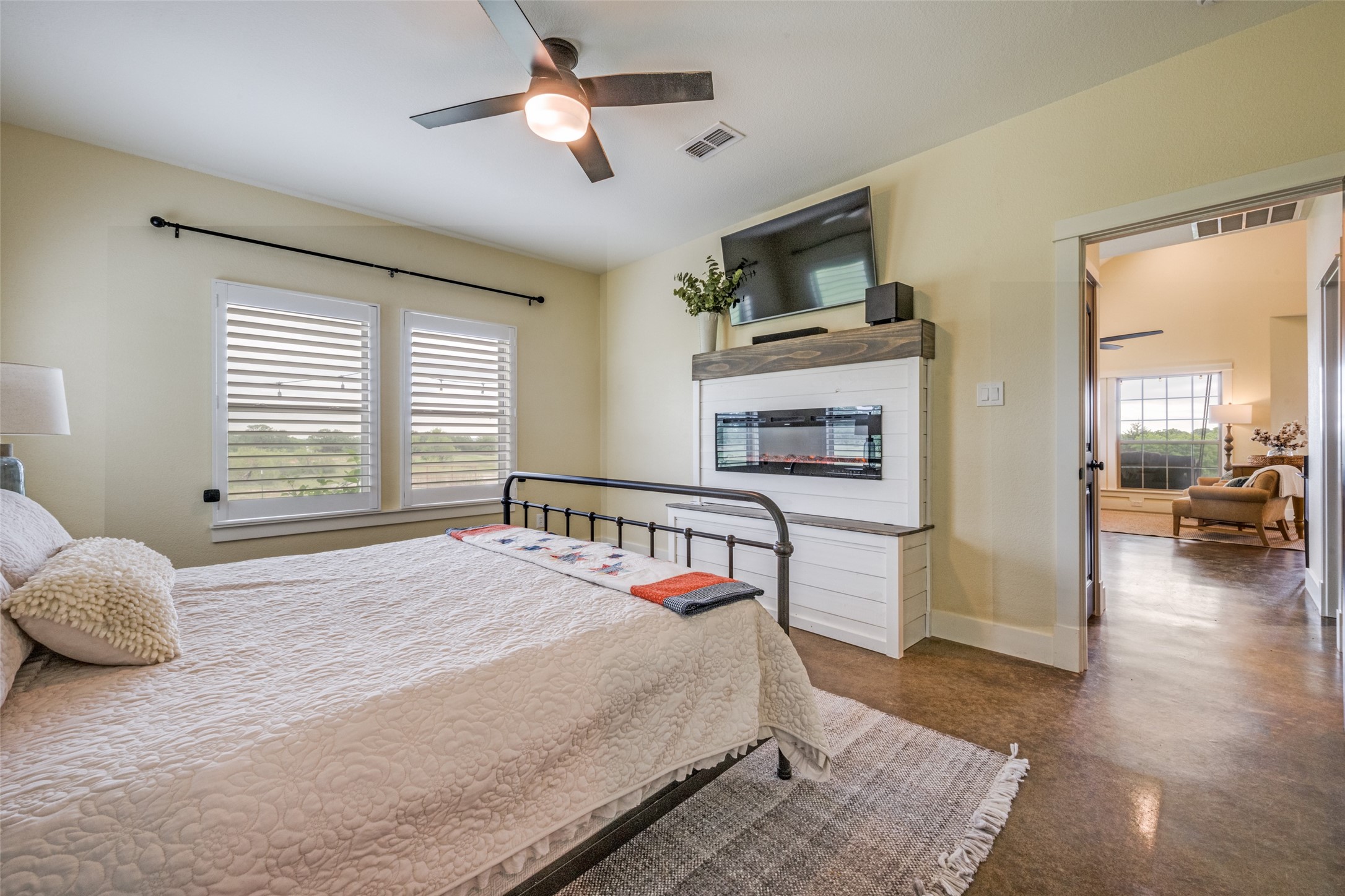 1458 Jim Harry Loop Sunset TX 76270