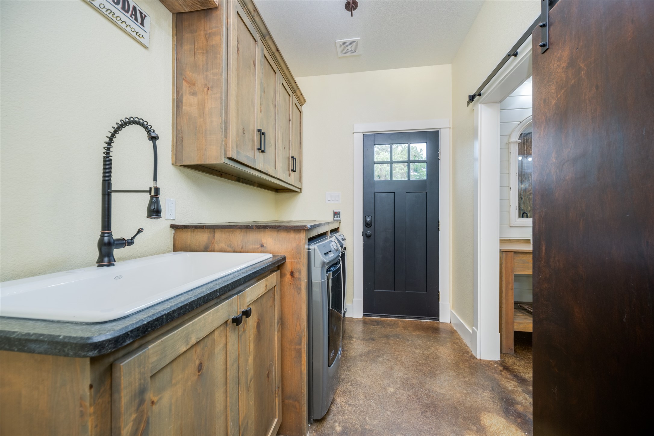 1458 Jim Harry Loop Sunset TX 76270