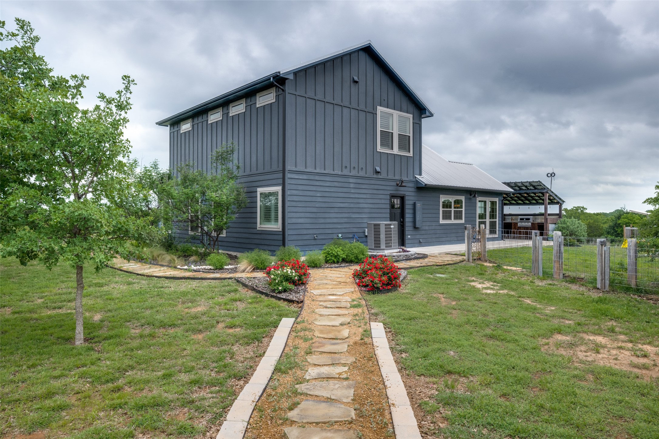 1458 Jim Harry Loop Sunset TX 76270