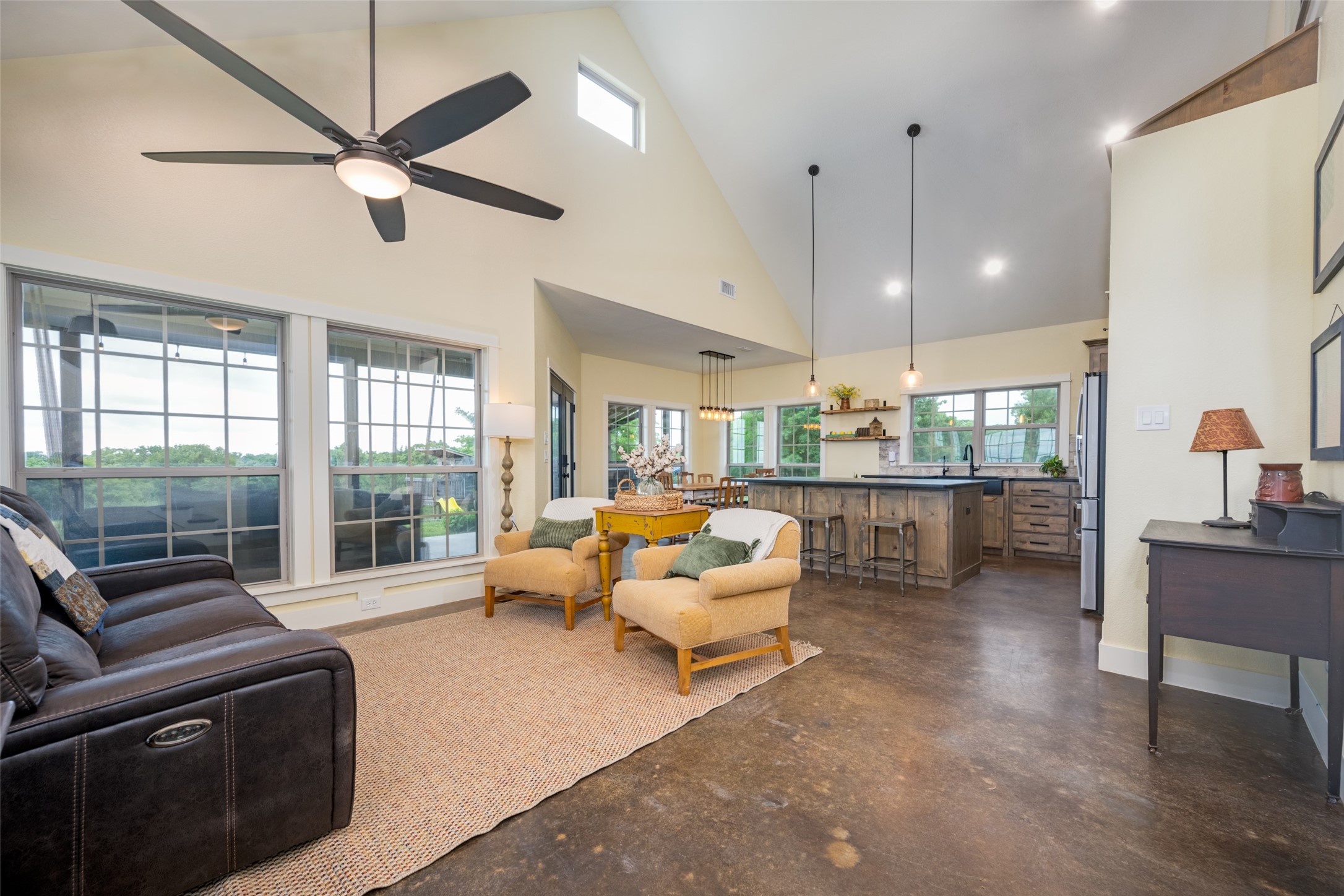 1458 Jim Harry Loop Sunset TX 76270