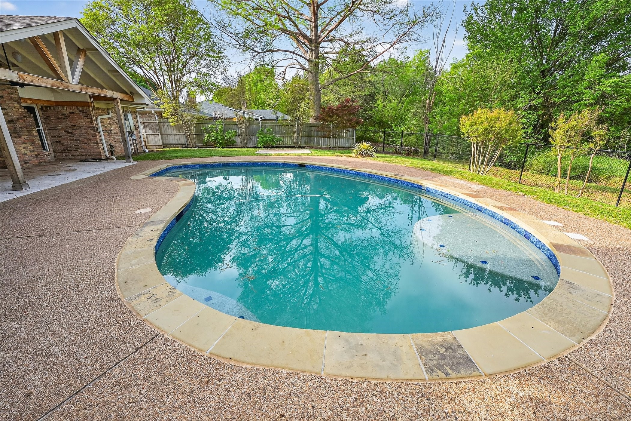 3713 Woodmont Court Bedford TX 76021