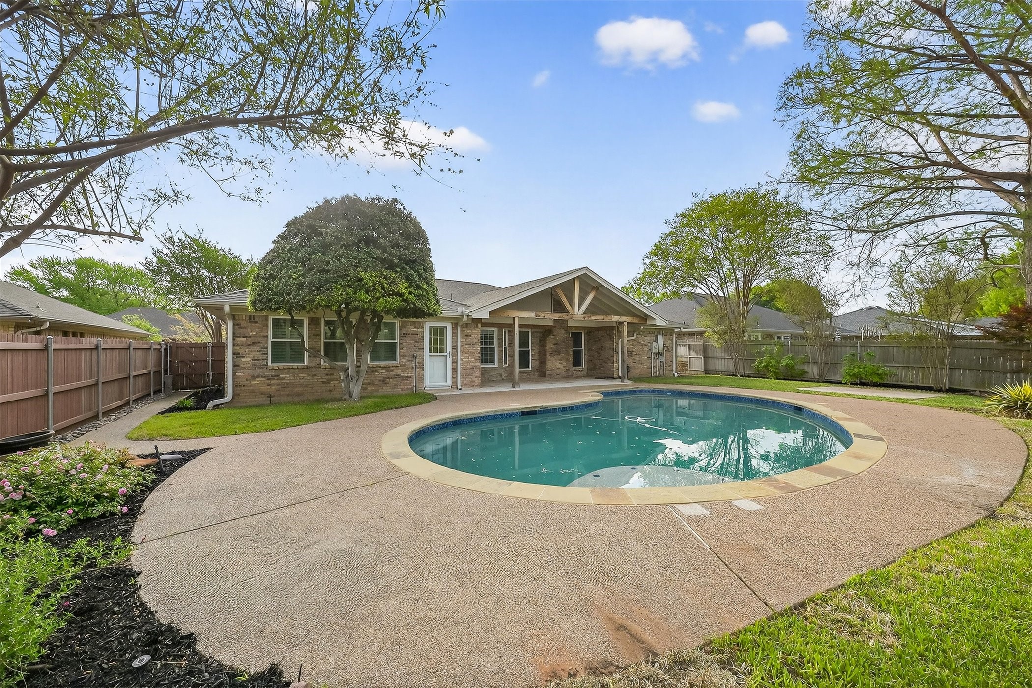 3713 Woodmont Court Bedford TX 76021