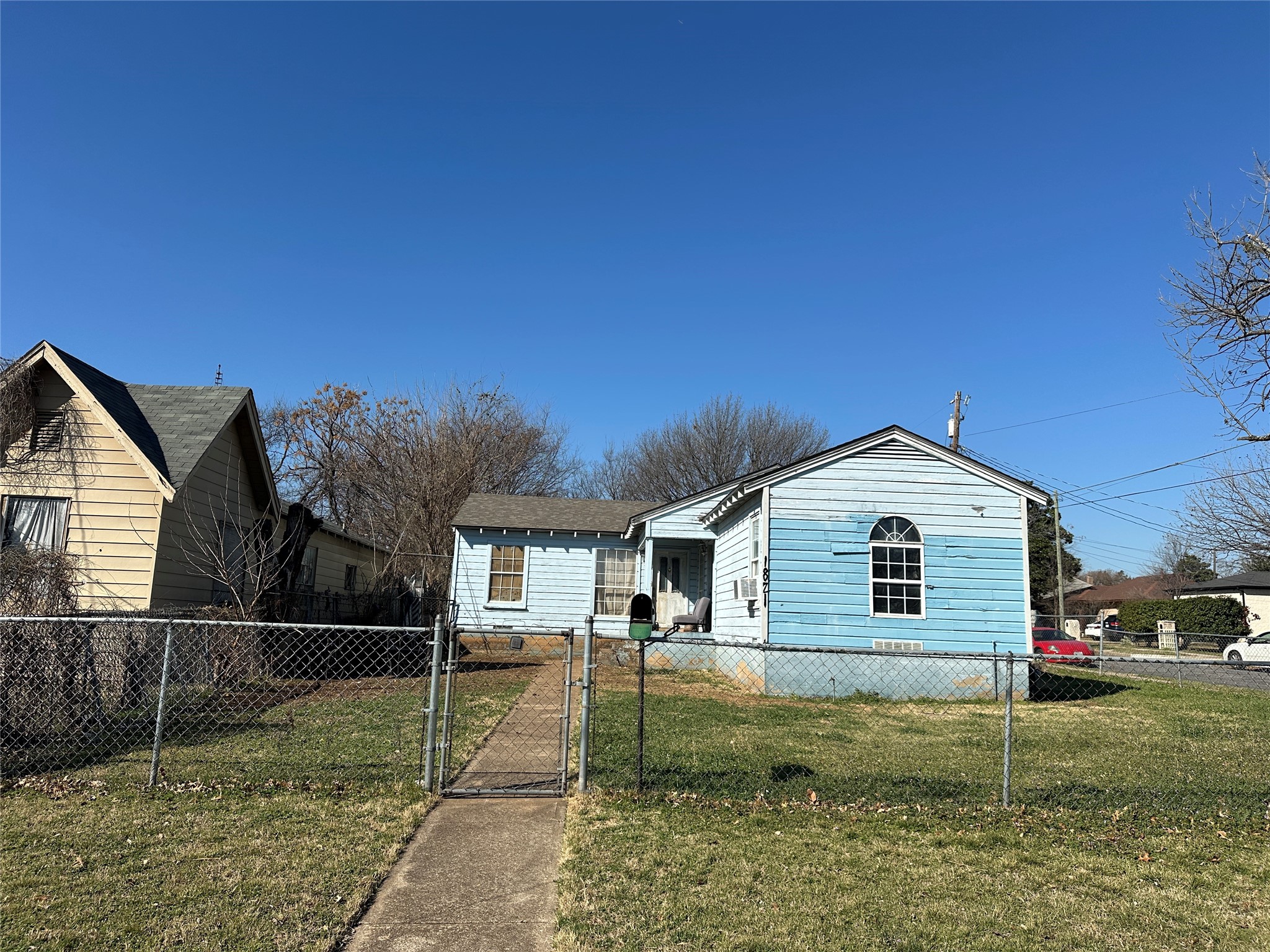 1821 N Winnetka Avenue Dallas TX 75208
