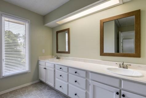 4708 Spring Creek Court Arlington TX 76017