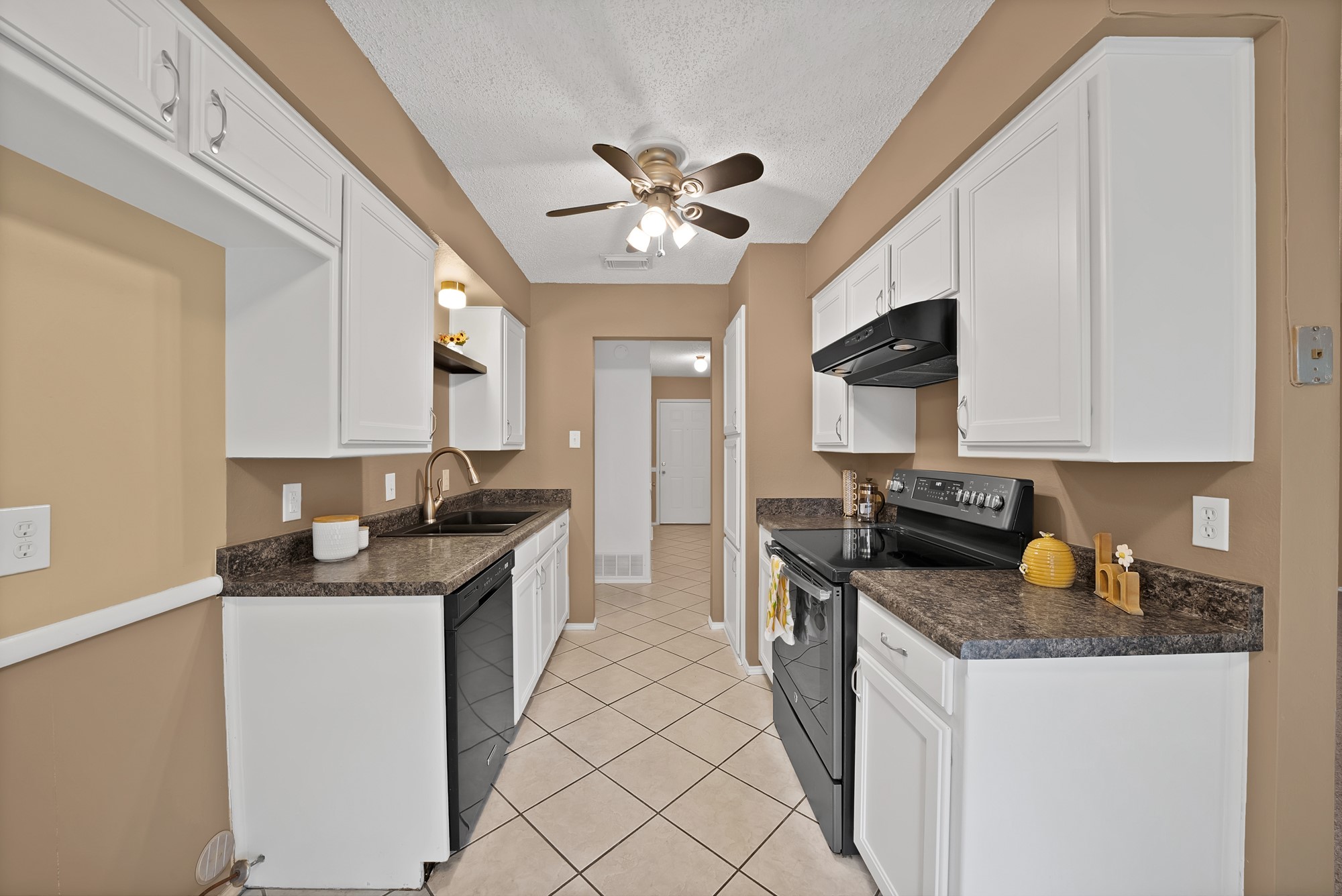 2609 N Capistrano Court Arlington TX 76015