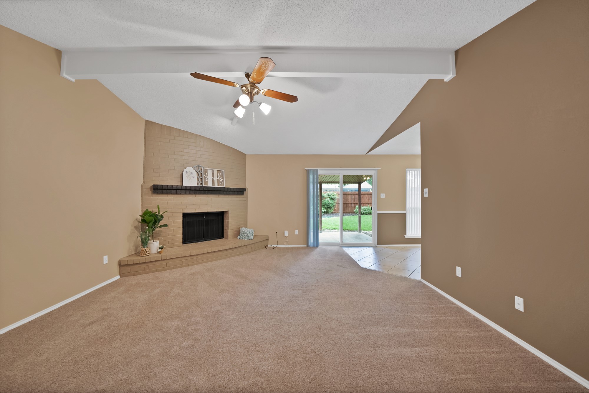 2609 N Capistrano Court Arlington TX 76015