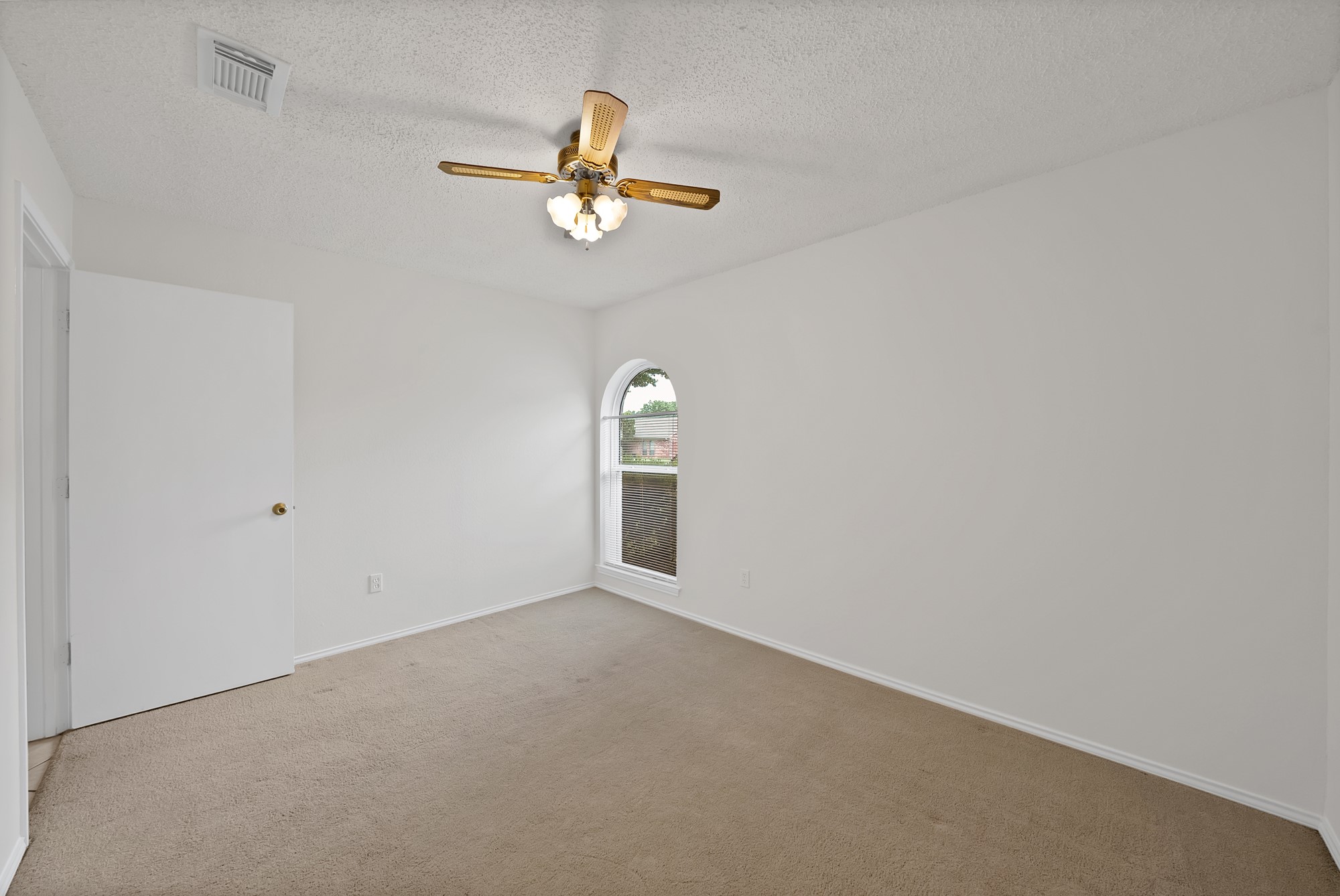 2609 N Capistrano Court Arlington TX 76015