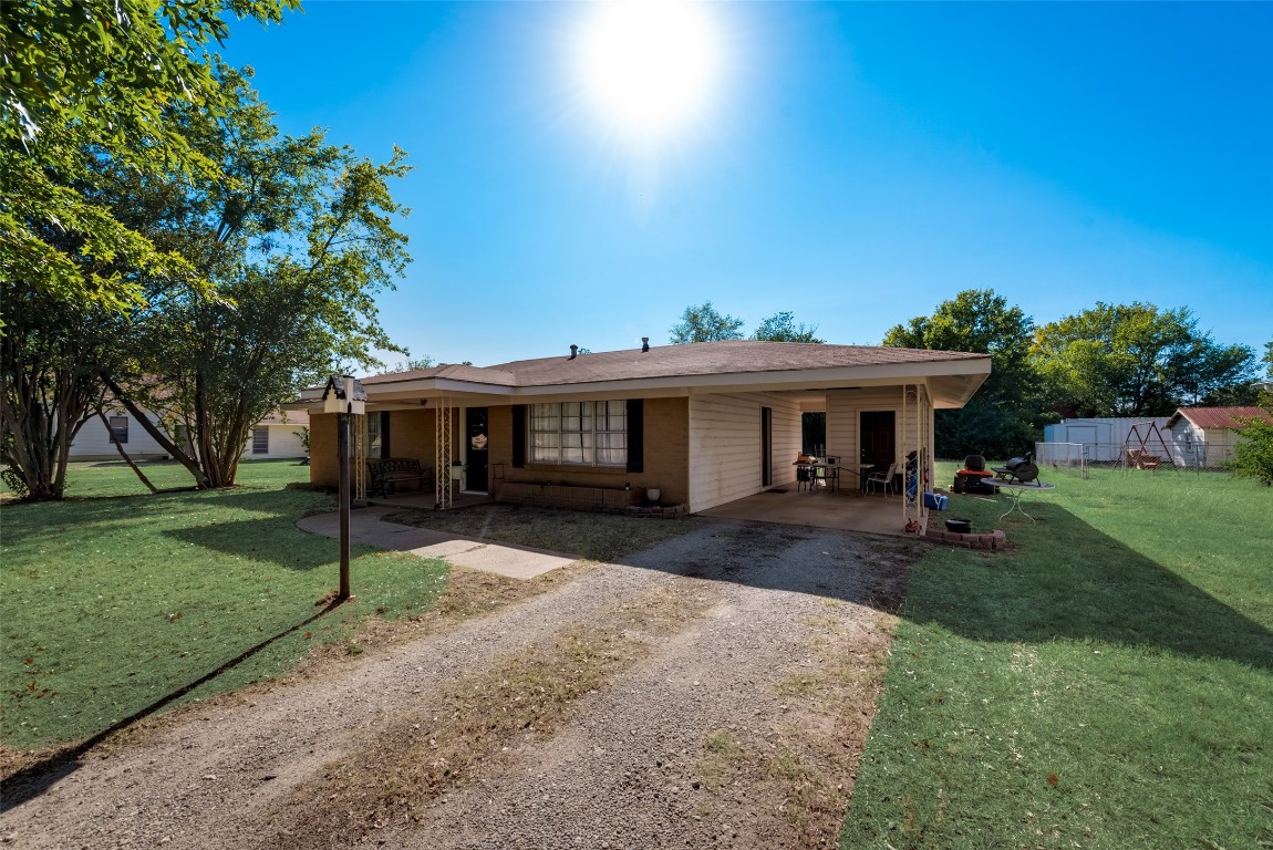 104 S Runnels Avenue Streetman TX 75859