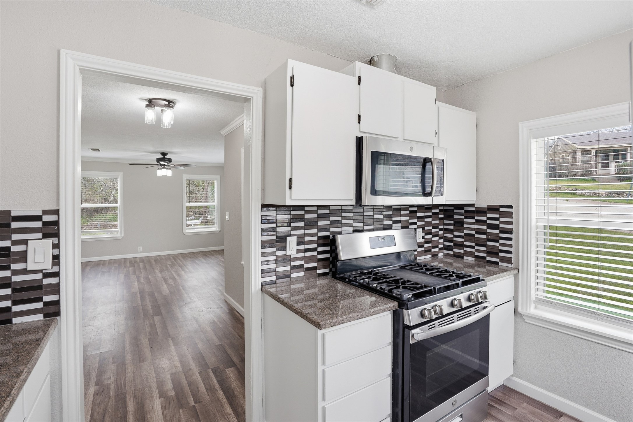 4867 Lawther Drive River Oaks TX 76114