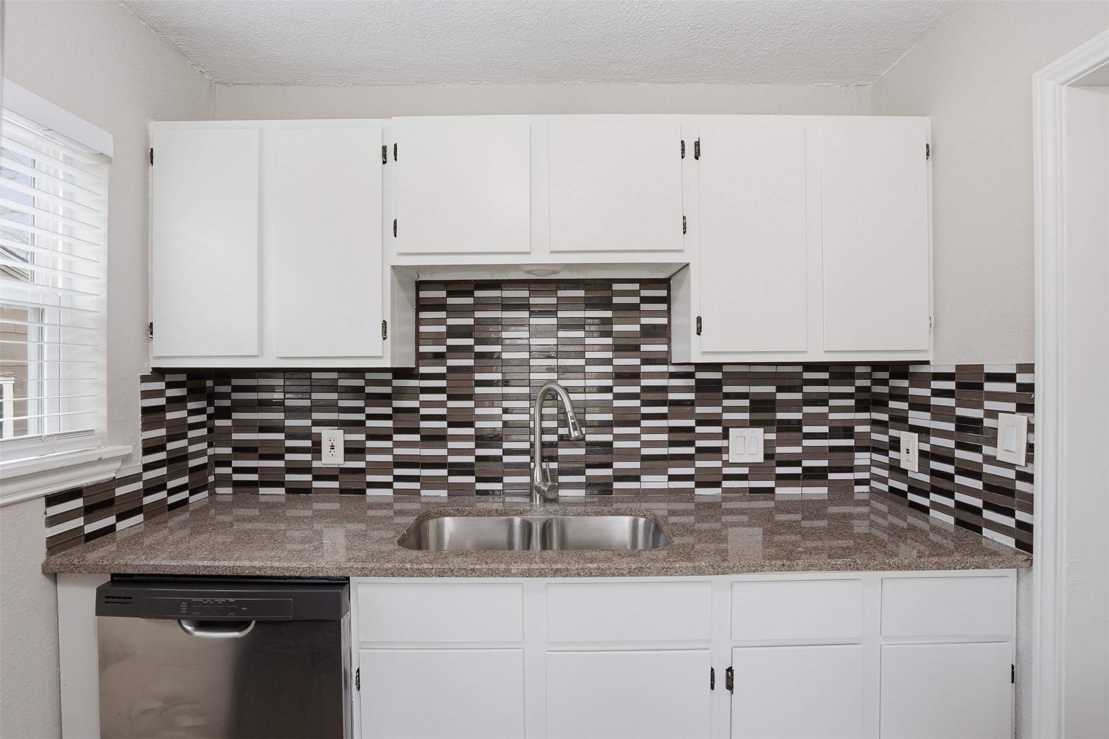 4867 Lawther Drive River Oaks TX 76114