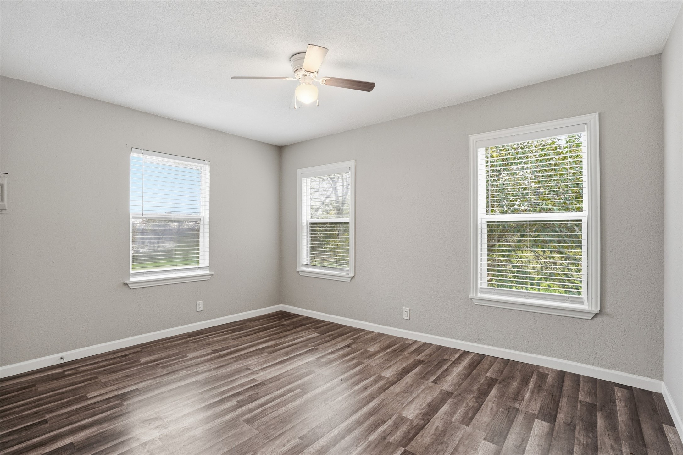 4867 Lawther Drive River Oaks TX 76114