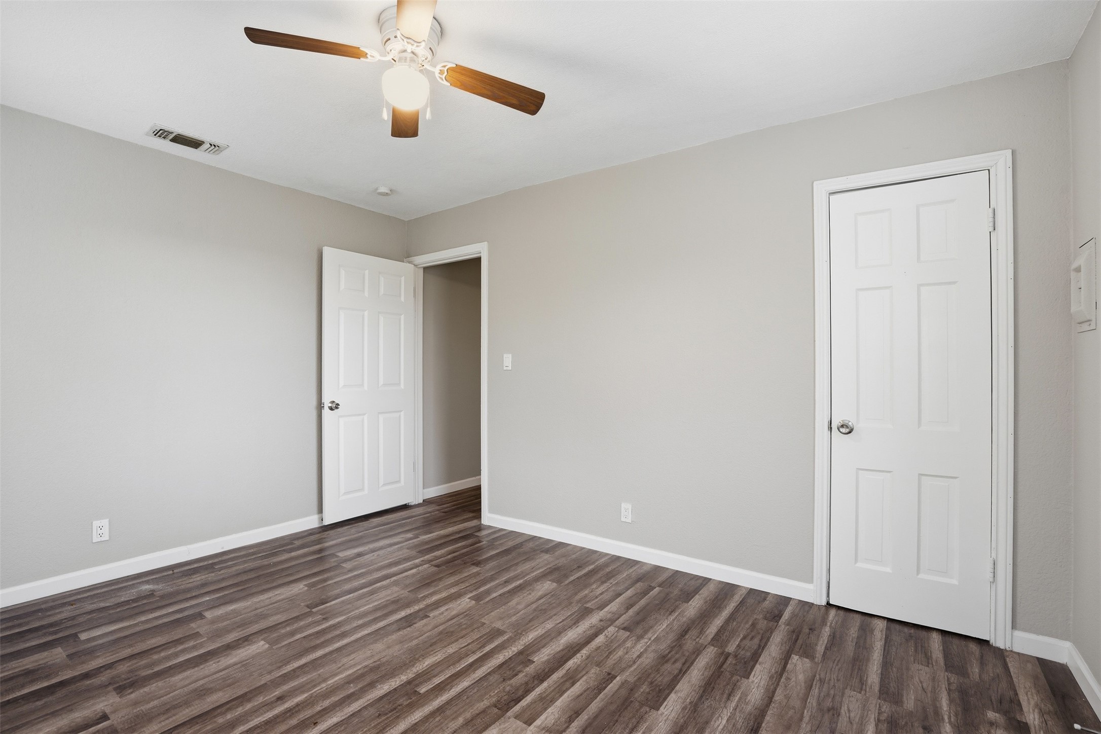 4867 Lawther Drive River Oaks TX 76114