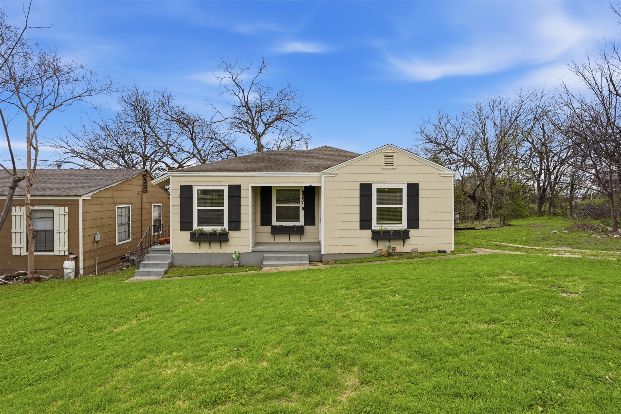 4867 Lawther Drive River Oaks TX 76114
