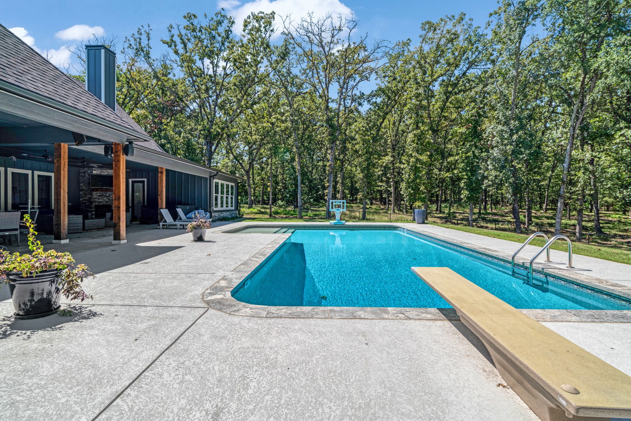 545 County Road 42540 Paris TX 75462