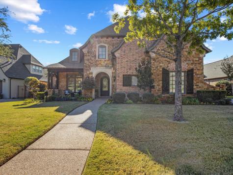 2015 Royal Crest Drive Mansfield TX 76063