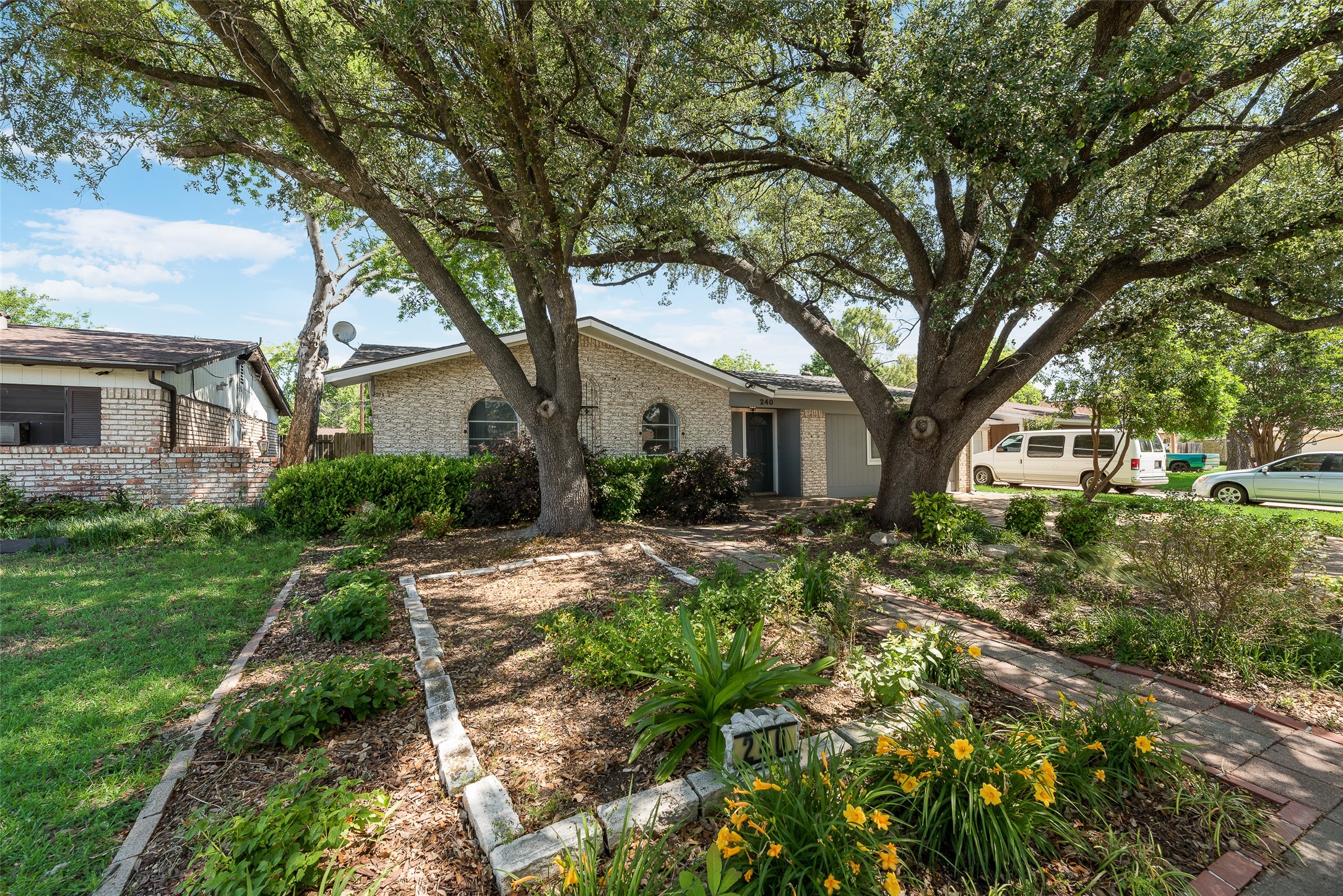 240 N Bryan Place Mesquite TX 75149