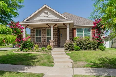 705 Hartsfield Street Aubrey TX 76227