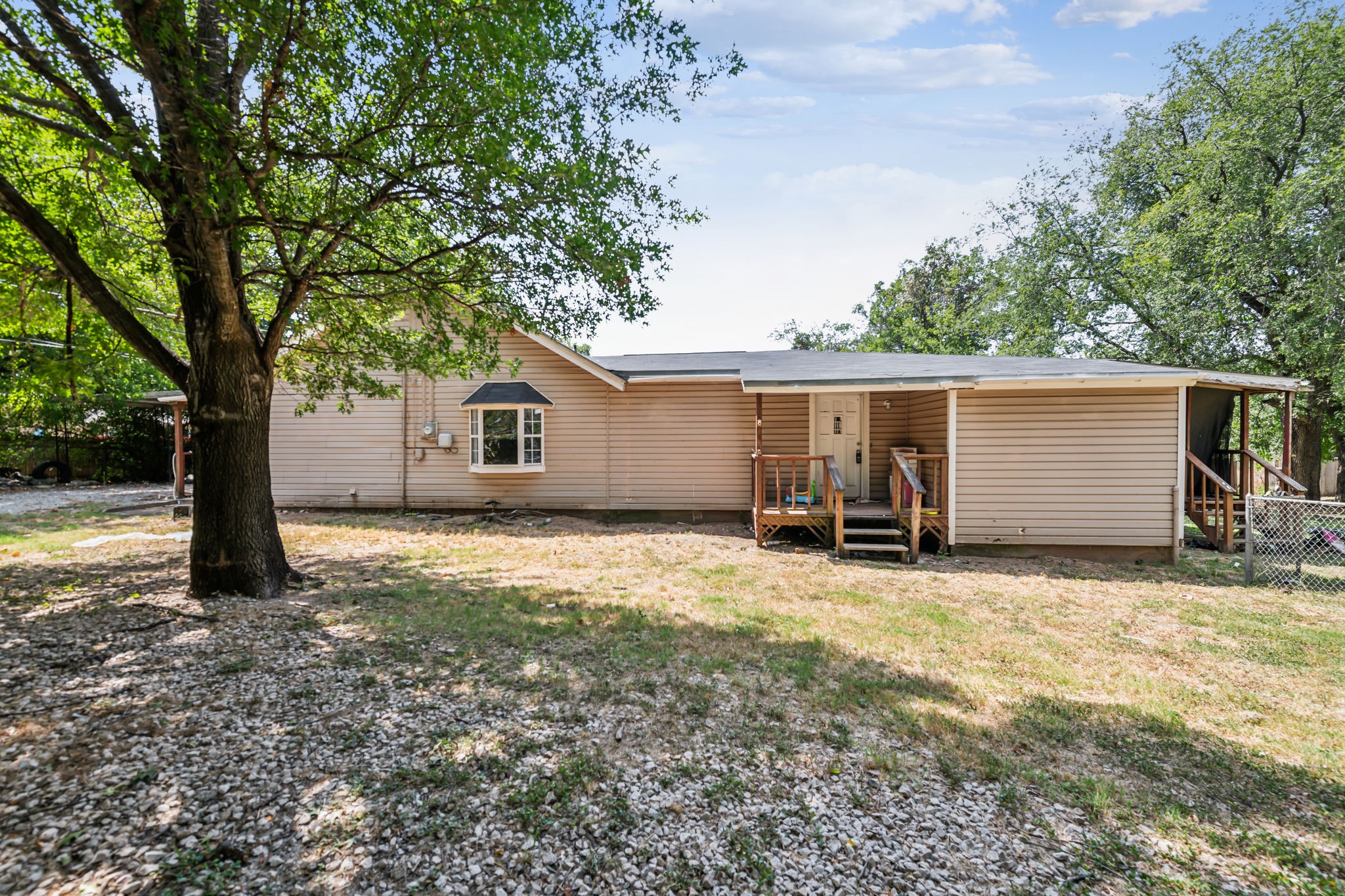 221 N Birch Street Springtown TX 76082