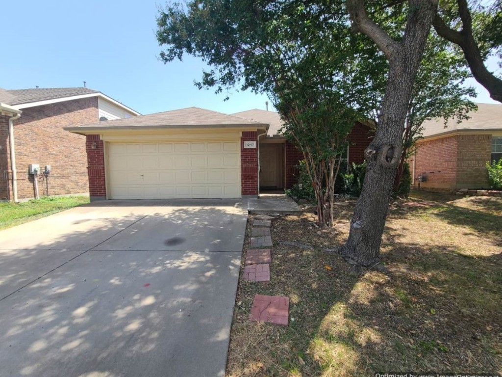 1047 Wood Stream Drive Grand Prairie TX 75052