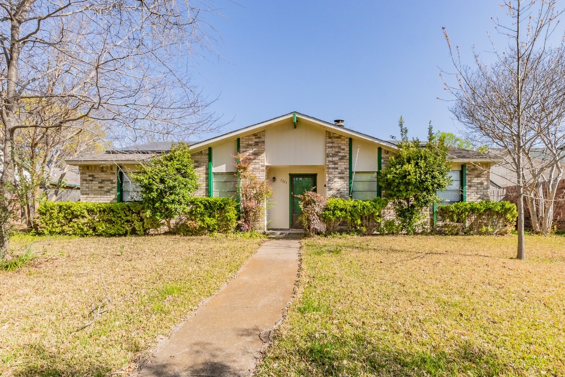 7323 Emory Oak Lane Dallas TX 75249