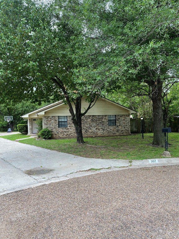 307 Ashland Court Gainesville TX 76240