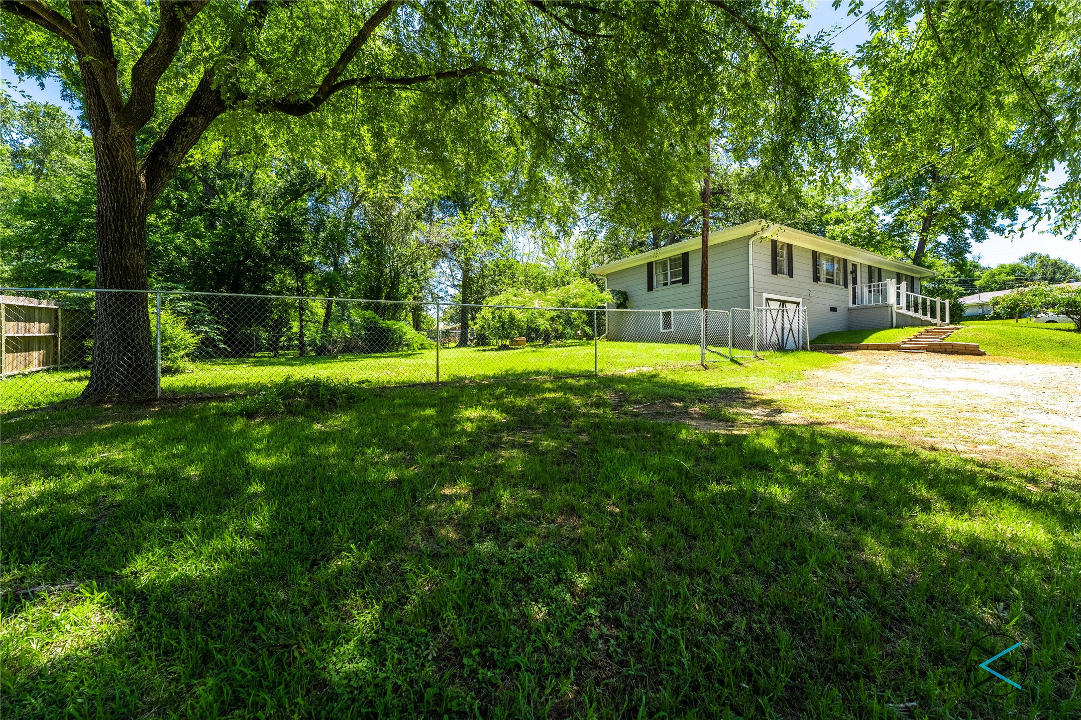 1506 Bassett Road Palestine TX 75803