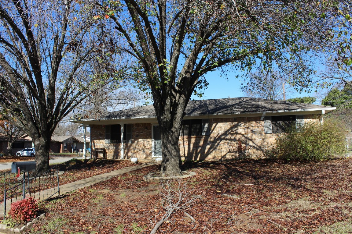 2602 Brookhollow Street Denison TX 75020