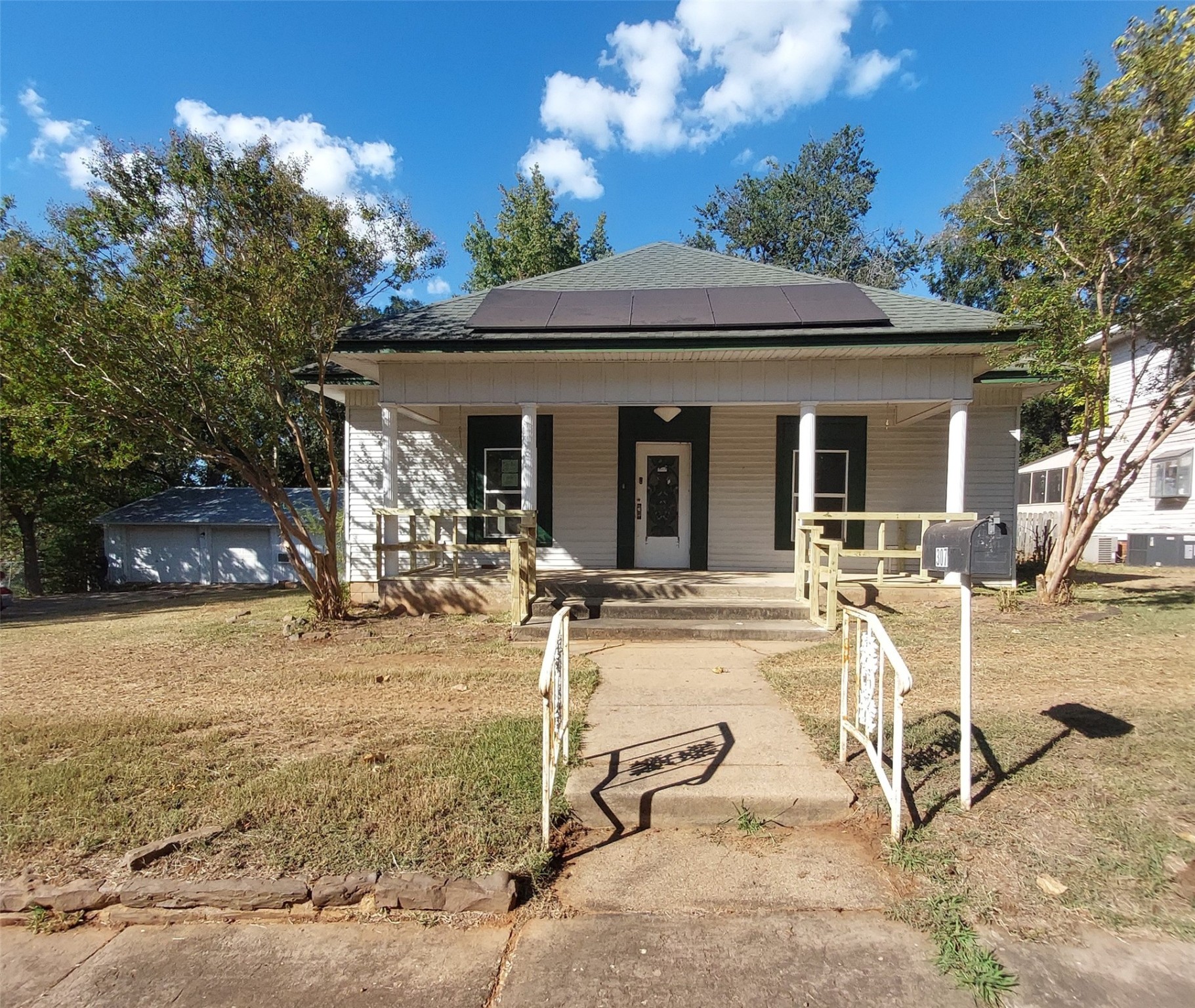 307 E Lowery Hugo OK 74743