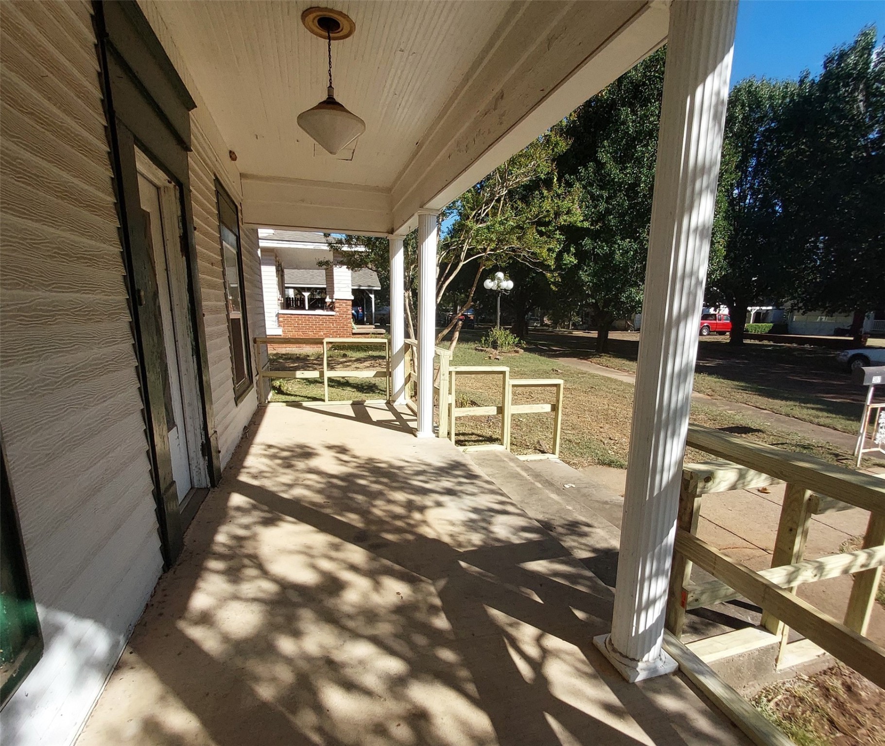 307 E Lowery Hugo OK 74743
