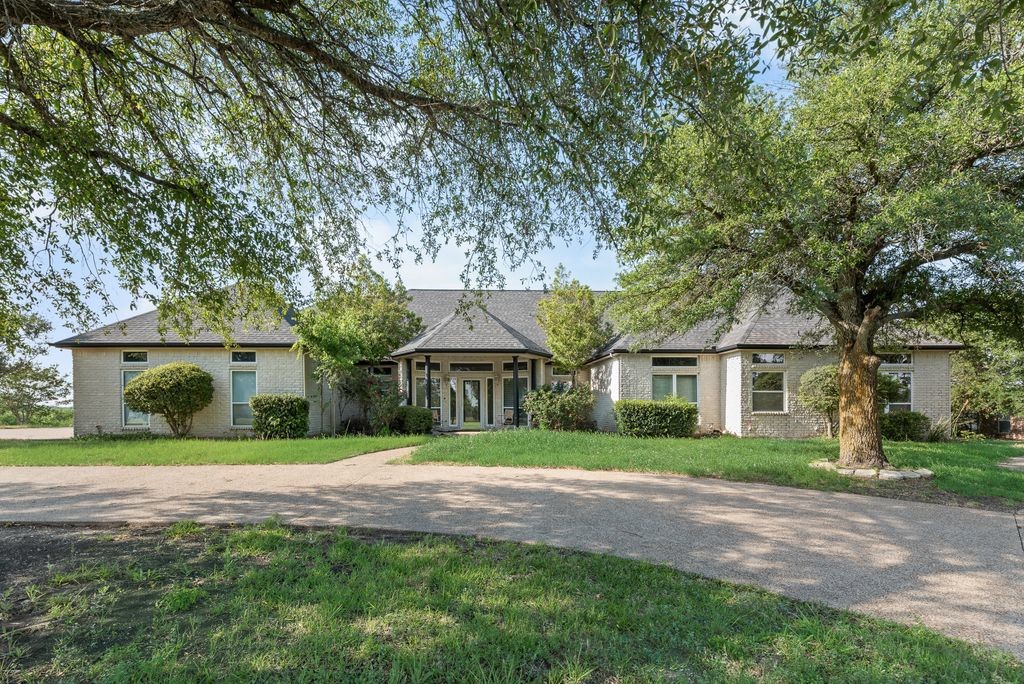 120 Chambers Drive Italy TX 76651