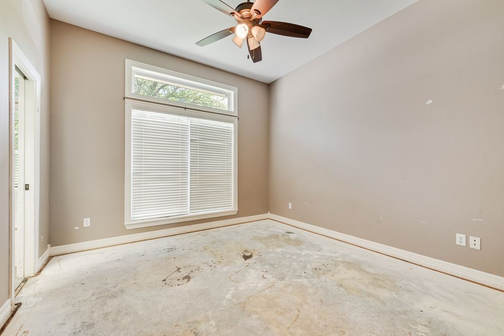 120 Chambers Drive Italy TX 76651