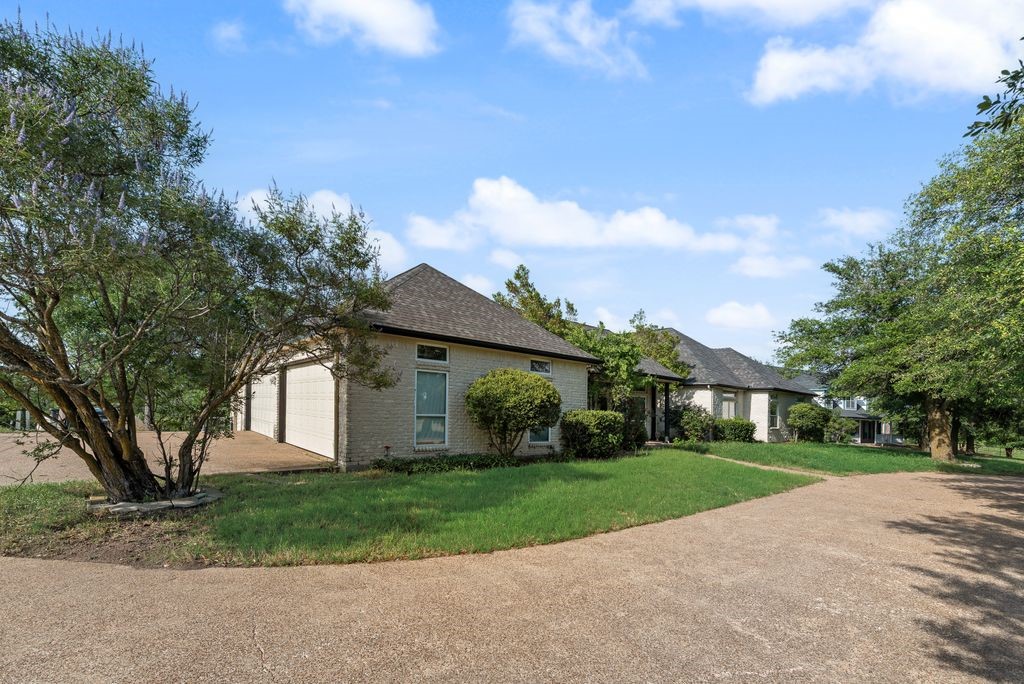 120 Chambers Drive Italy TX 76651