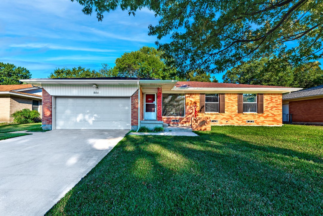 904 Holiday Drive Sherman TX 75090