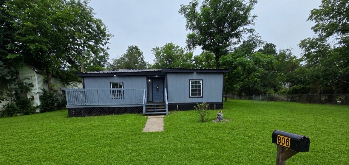 806 S Rusk Avenue Cameron TX 76520
