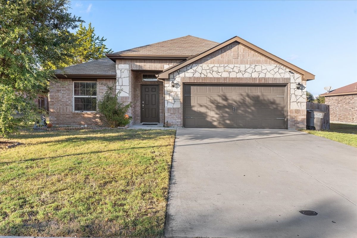 1563 Reynolds Street Lancaster TX 75134