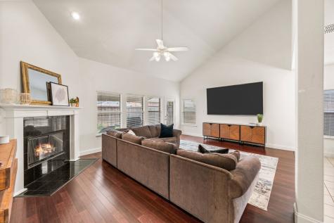308 Bradbury Drive Euless TX 76040