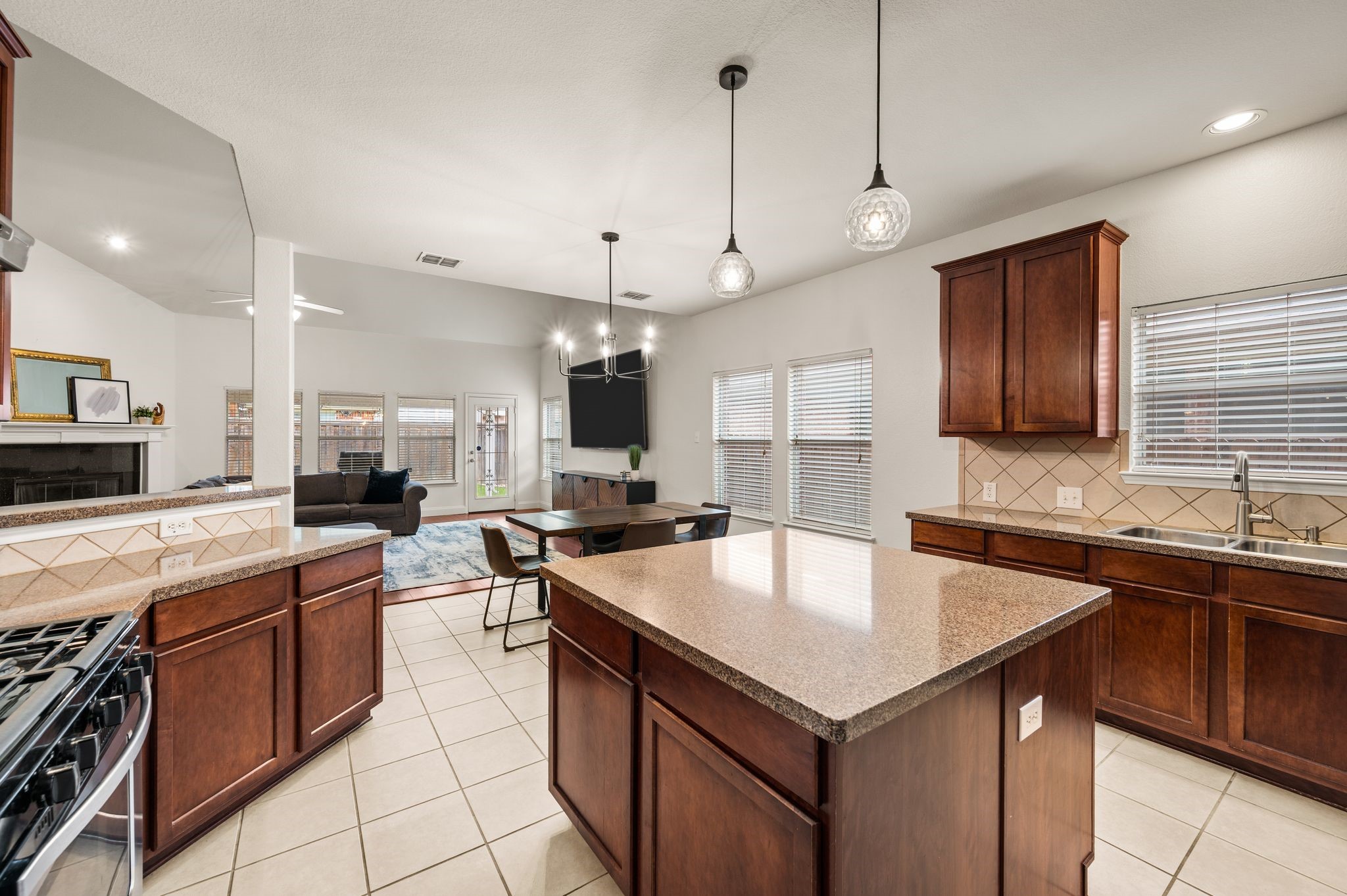 308 Bradbury Drive Euless TX 76040