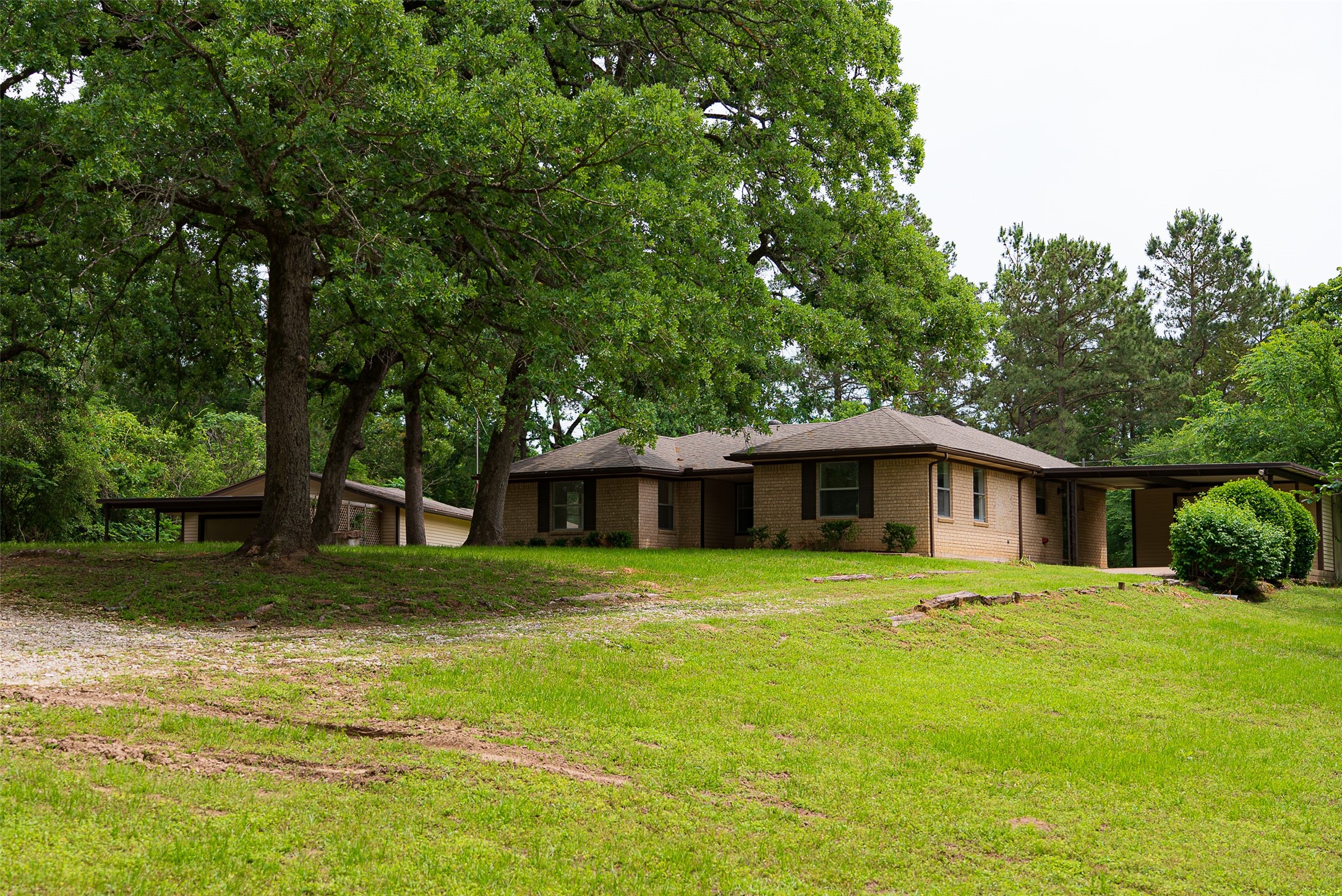 302 An County Road 3914 Palestine TX 75801
