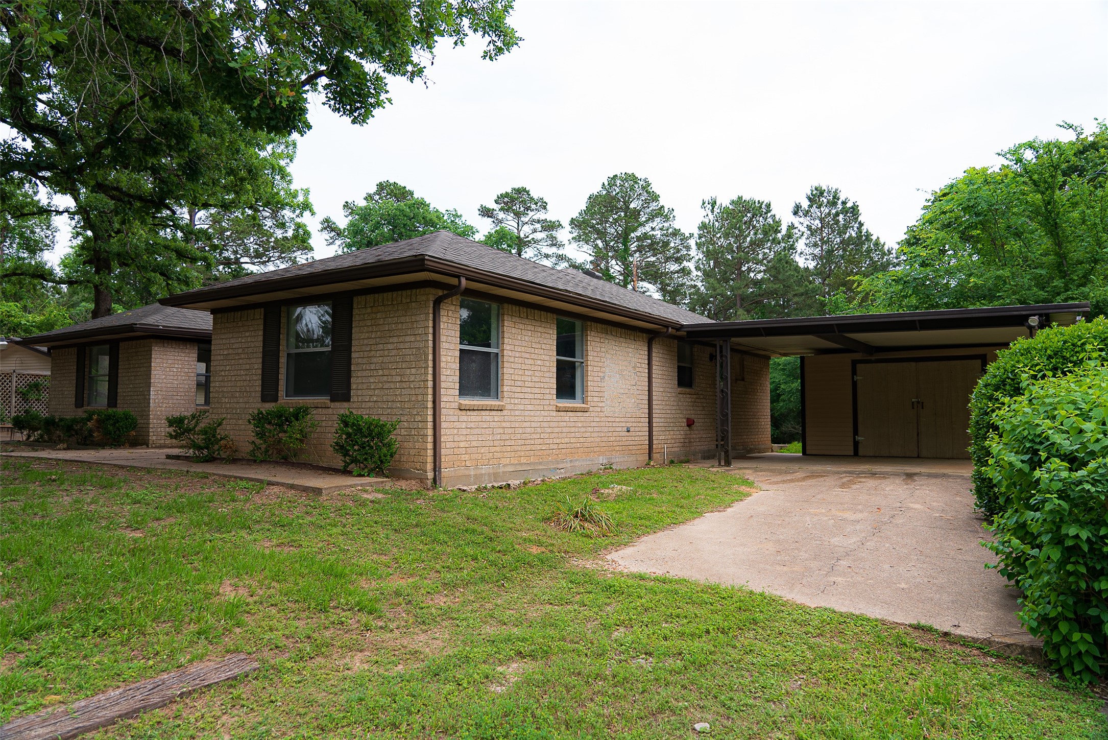 302 An County Road 3914 Palestine TX 75801