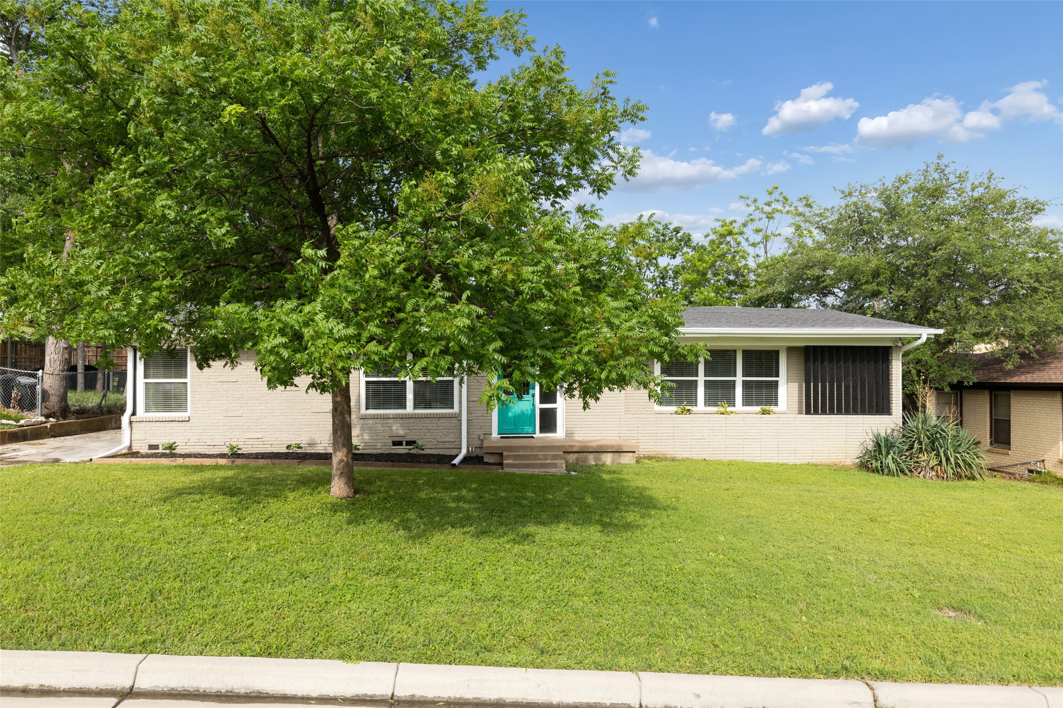 717 NW 6th Street Grand Prairie TX 75050