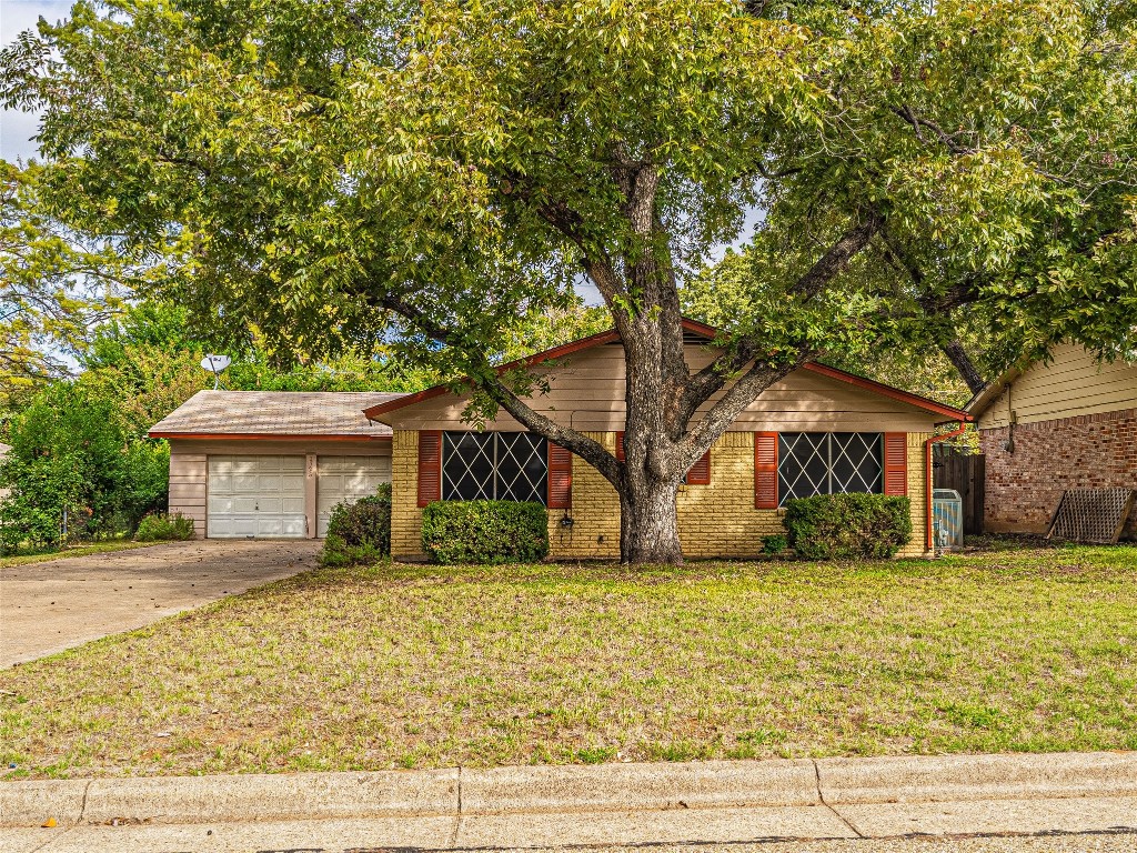 1725 Chip-n-dale Drive Arlington TX 76012