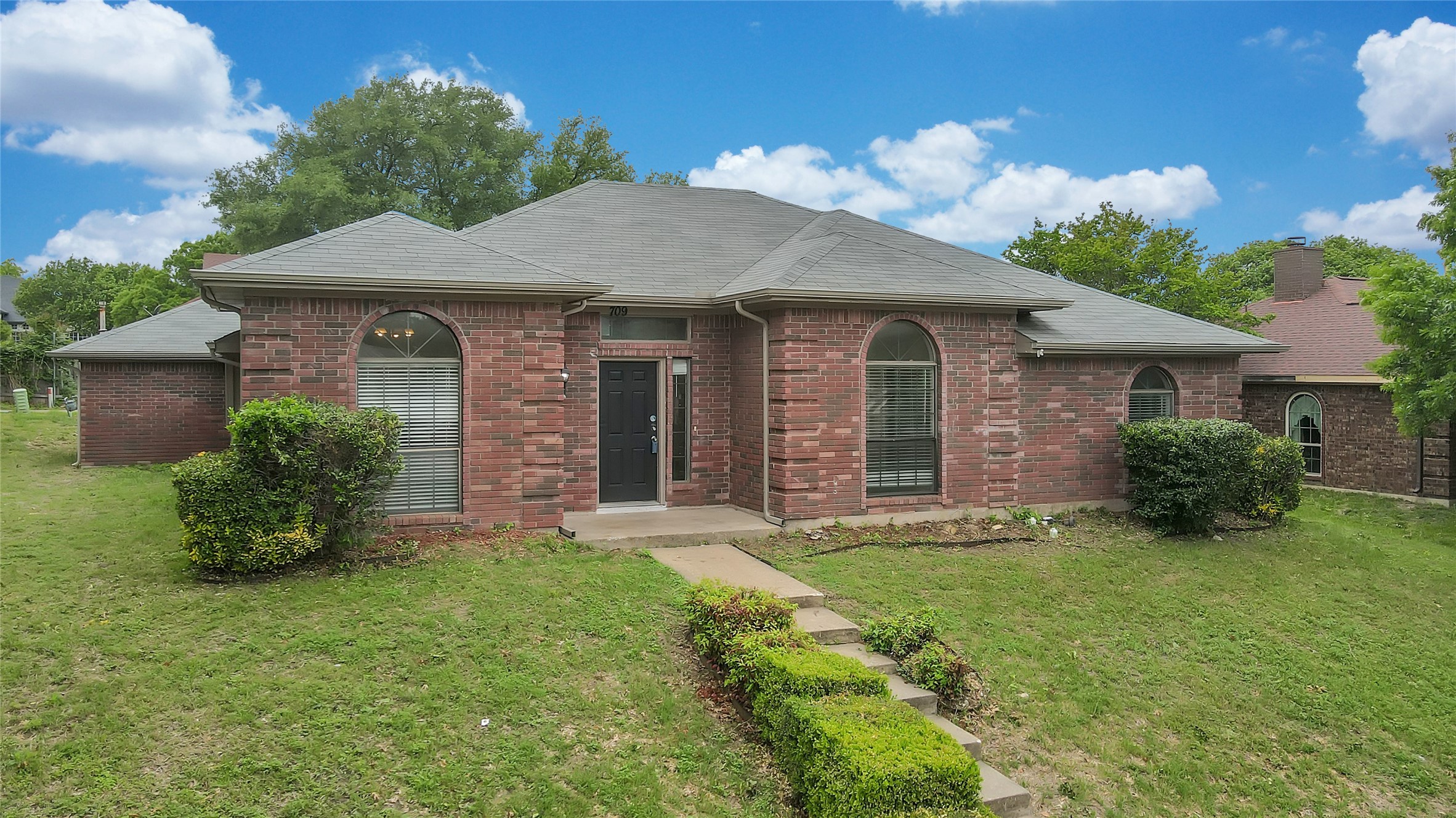 709 Desoto Drive Desoto TX 75115