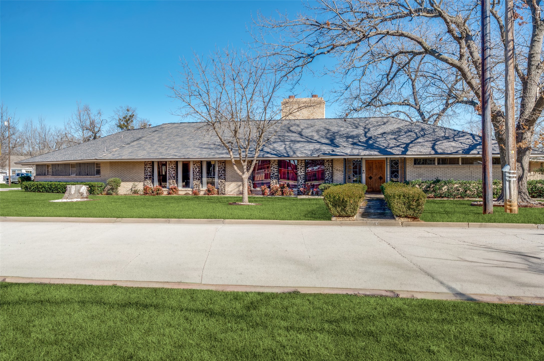 1202 S Lindsay Street Gainesville TX 76240