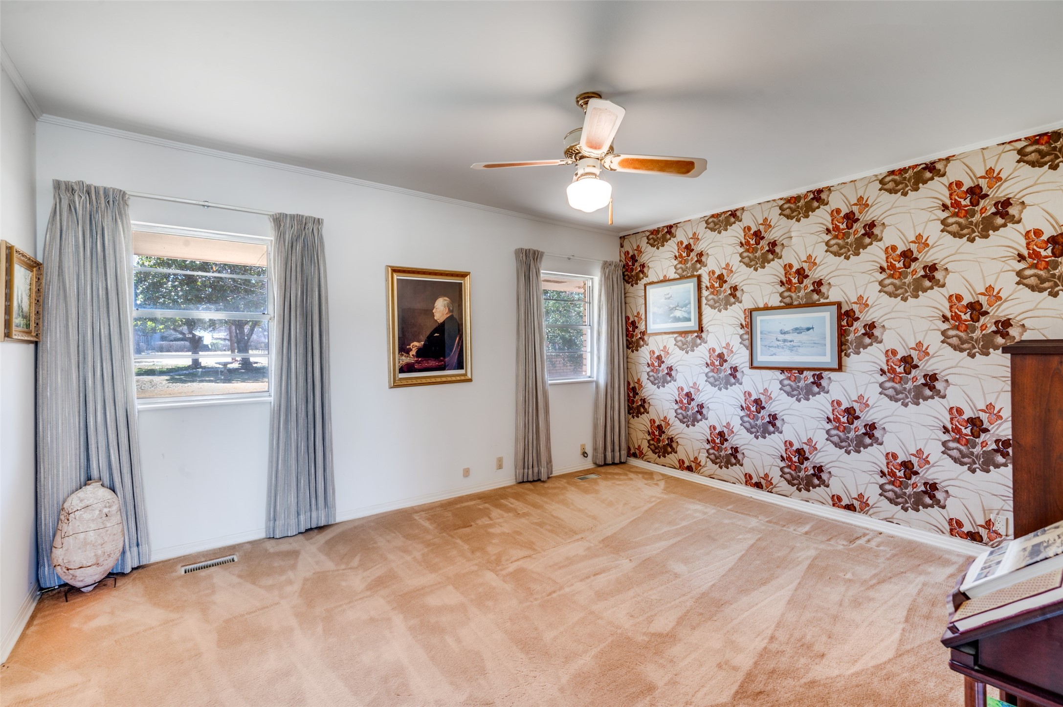 1202 S Lindsay Street Gainesville TX 76240