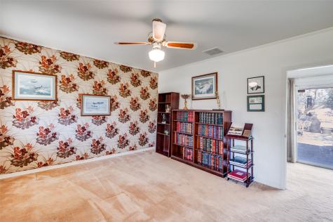 1202 S Lindsay Street Gainesville TX 76240
