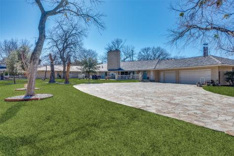 1202 S Lindsay Street Gainesville TX 76240