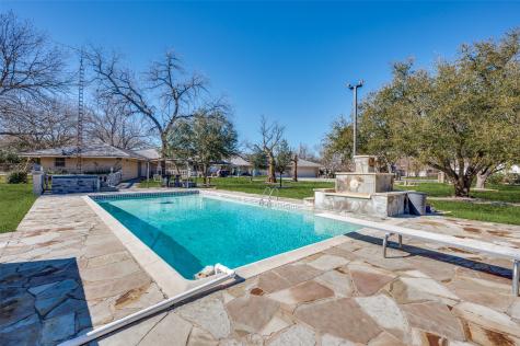 1202 S Lindsay Street Gainesville TX 76240