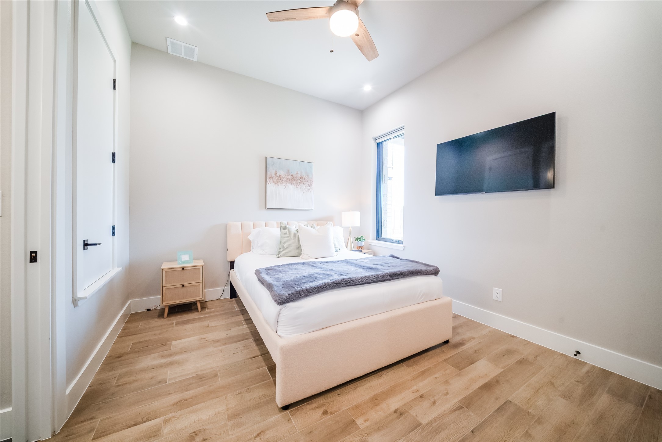 12 Breakwater Bend Graford TX 76449
