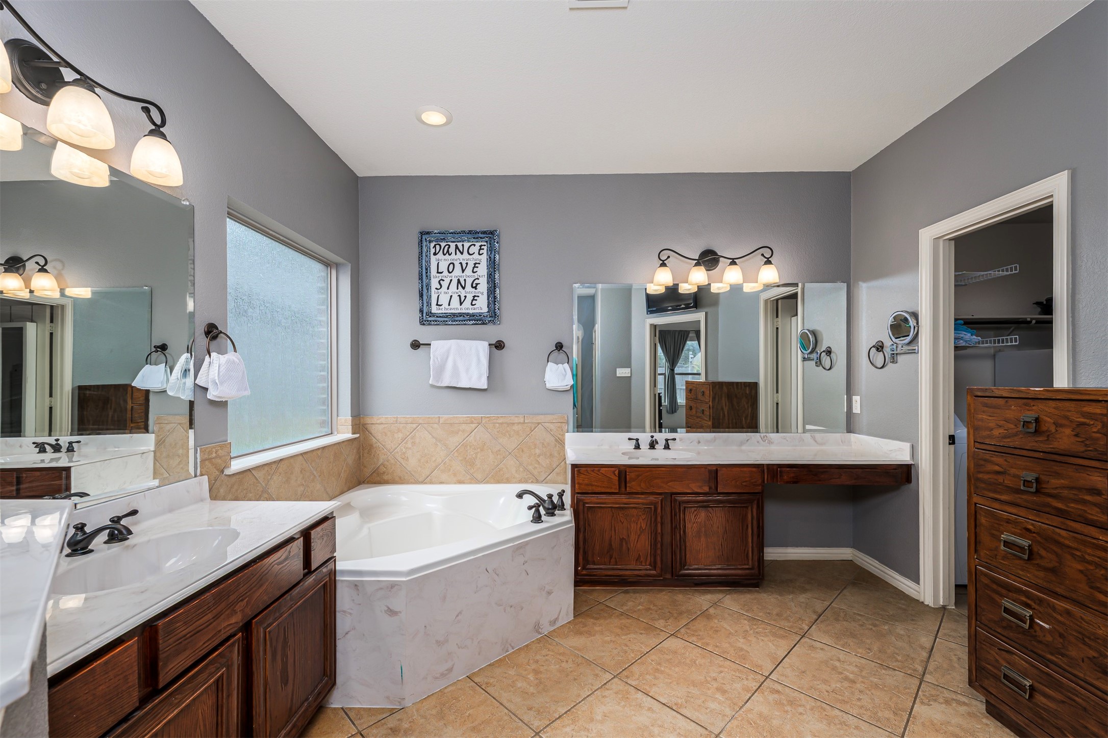 209 Boardwalk Avenue Waxahachie TX 75165